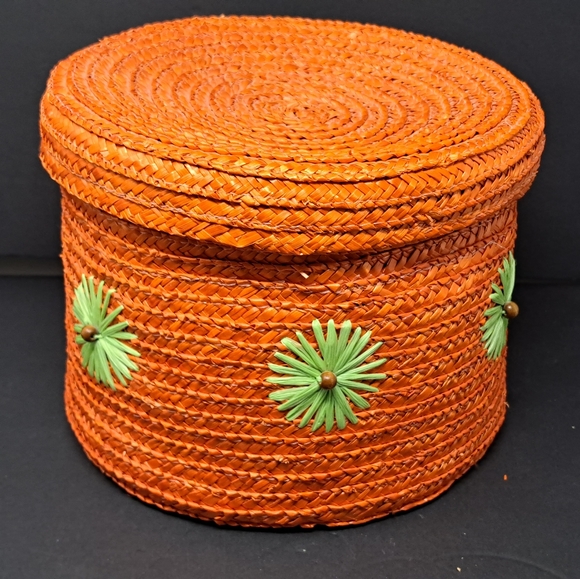 Mid Century Modern Woven Lidded Basket With Flowers - Picture 5 of 6